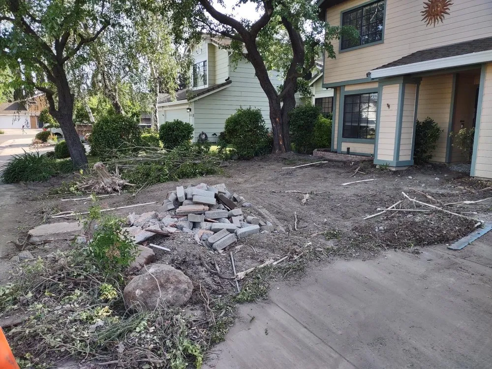 Expert landscape design for homes in Elk Grove, CA by California Landscaping & Design