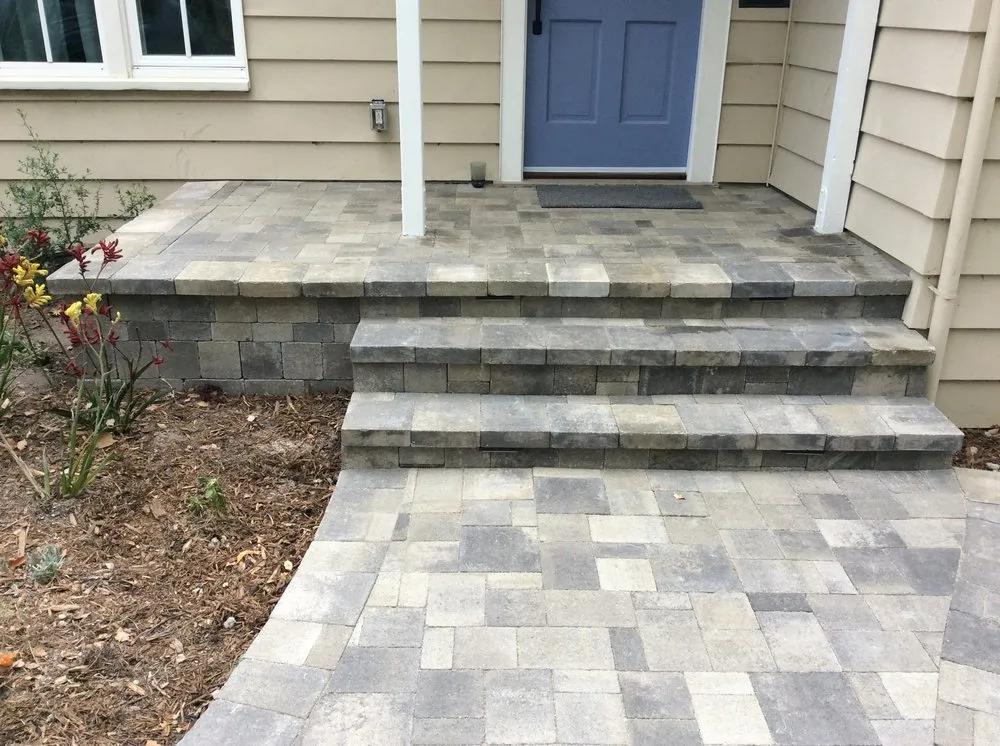 Professional landscape design experts serving Burbank, CA - California Pavingstone