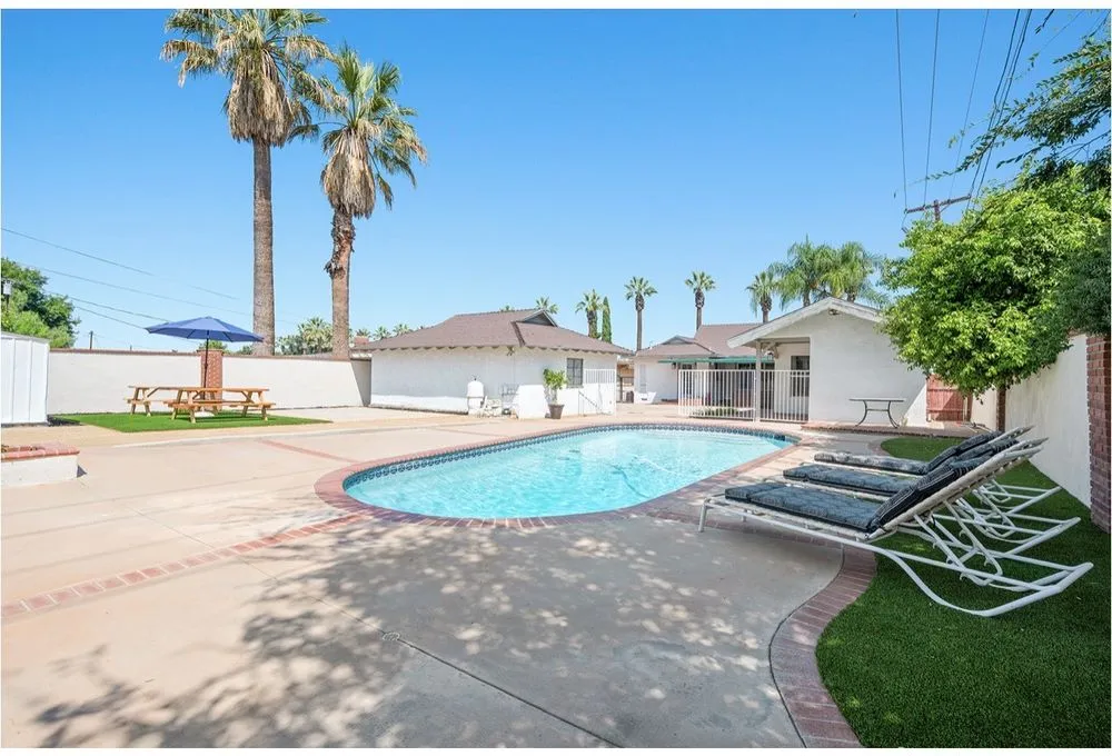 Trusted yard cleanup service for residential properties across Orange, CA - California Turf & Putting Greens