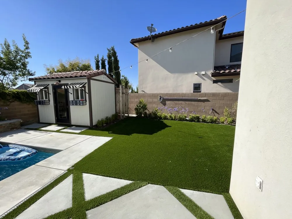 Custom lawn mowing service experts serving Clovis, CA - California Turf and Landscaping