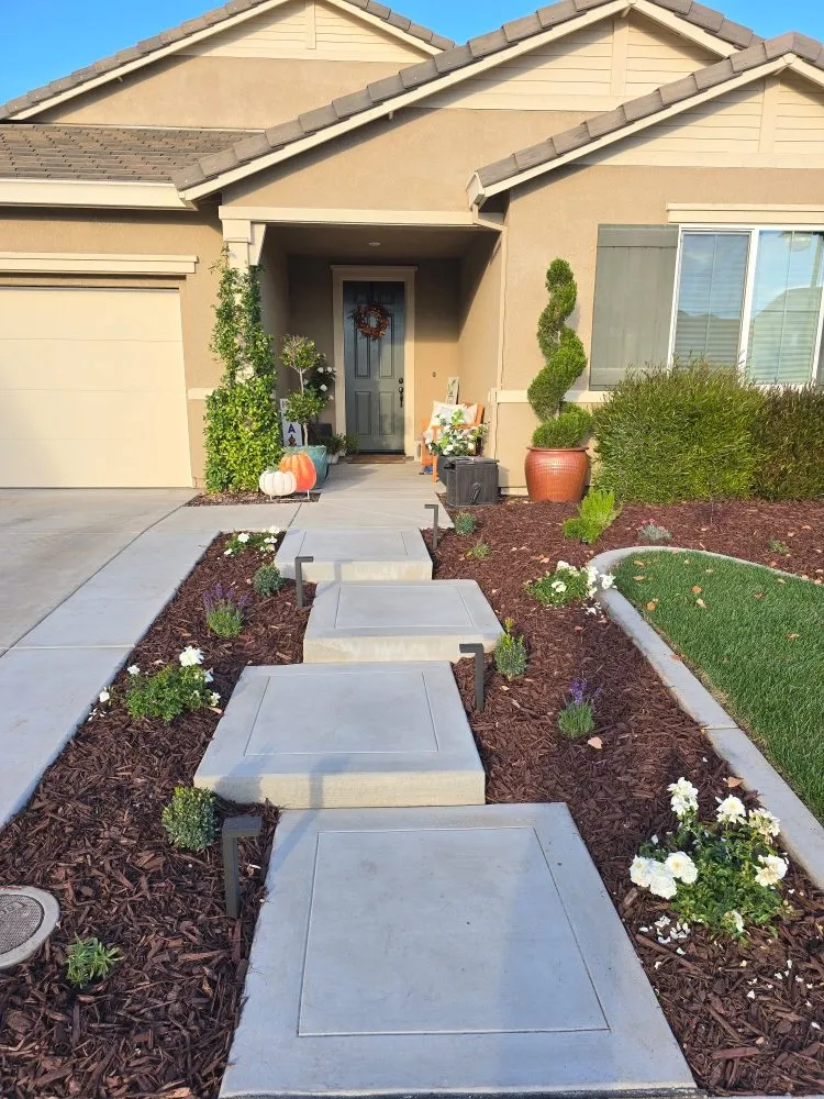 Reliable landscaping services in Roseville, CA by Caligreen Landscaping