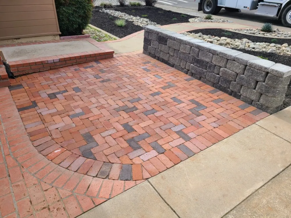 Expert landscape installation for beautiful yards in Roseville, CA by Caligreen Landscaping