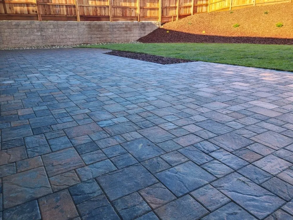 Reliable yard maintenance in Roseville, CA - Caligreen Landscaping