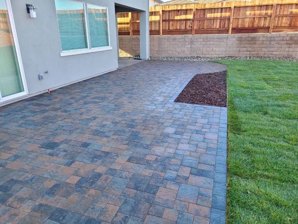 Expert landscaping services for year-round maintenance in Roseville, CA by Caligreen Landscaping
