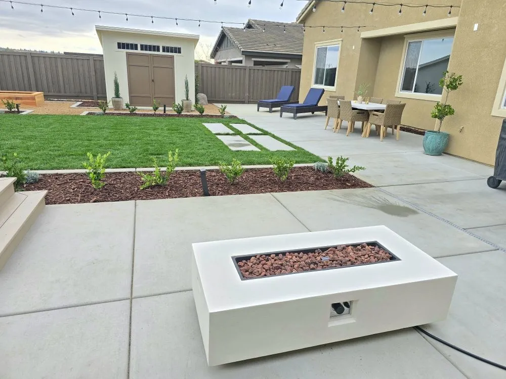 Expert lawn mowing service for homes in Roseville, CA by Caligreen Landscaping