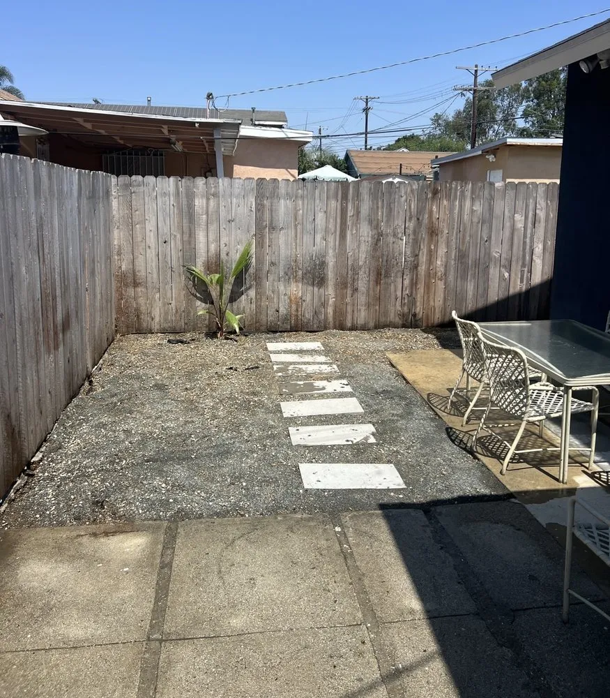 Reliable lawn mowing service in Los Angeles, CA by Calipkg