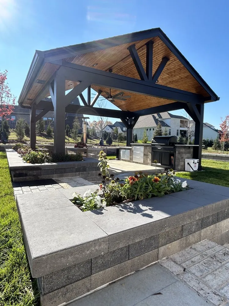 Professional lawn mowing service in Franklin, TN - Call Construction