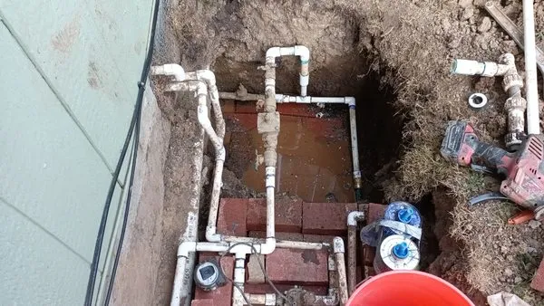 Call Oscars Landscaping Junk Removal Logo