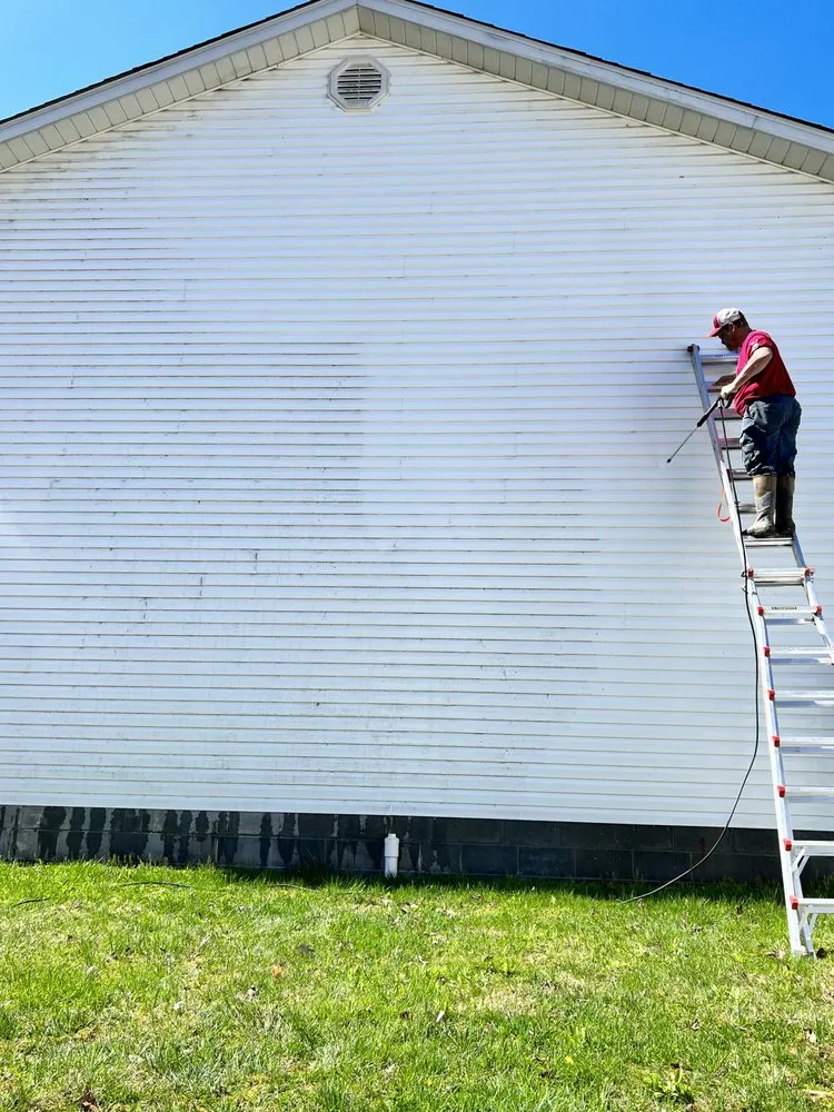 Reliable yard maintenance experts serving Saint Albans, WV - Callinan Pressure Washing & Lawn care