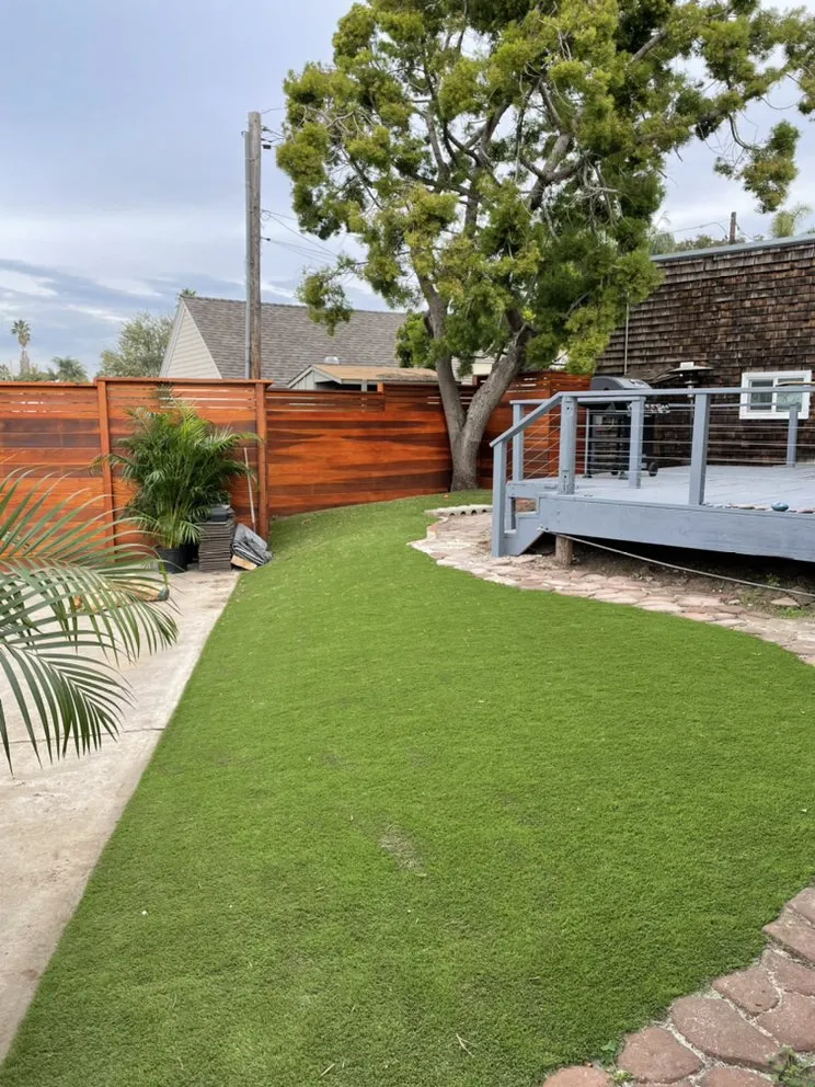 Affordable yard cleanup service for homes in Encinitas, CA by Calmo’s Landscape