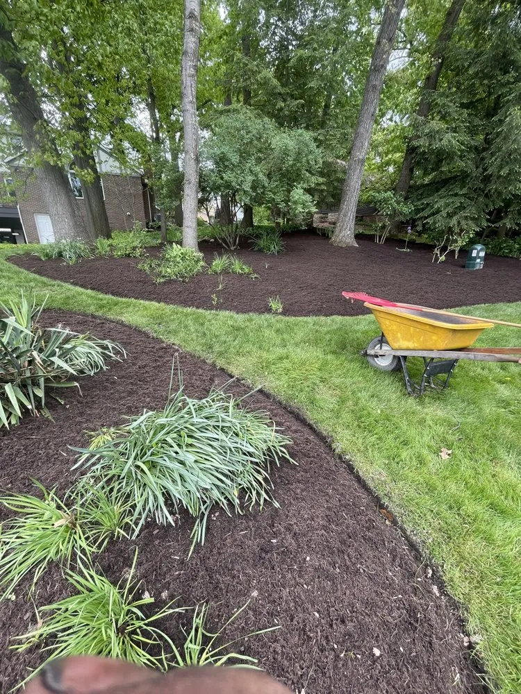 Top-rated garden landscaping in Salem, OH - Cals Cleaning Service