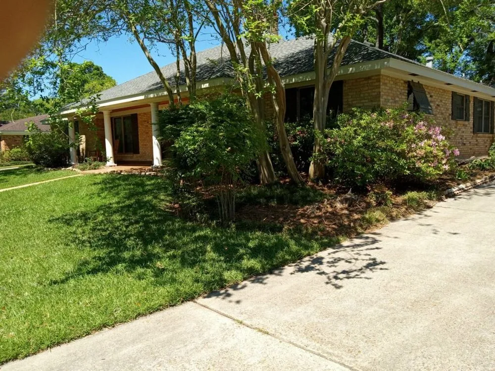 Trusted residential landscaping for residential properties across Jeanerette, LA - Cal's Lawn care