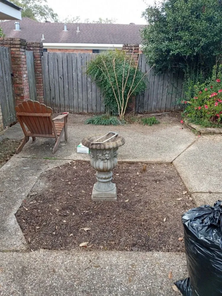 Reliable residential landscaping experts serving Jeanerette, LA - Cal's Lawn care