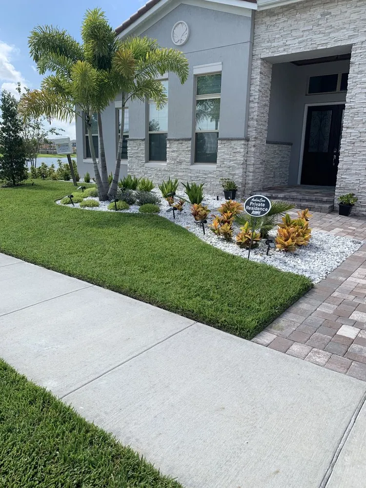 Professional garden landscaping in Kissimmee, FL by Calvin Terry Landscape Services