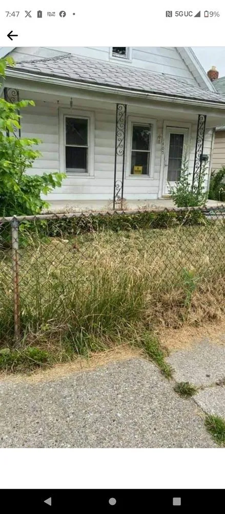 Custom garden landscaping in Toledo, OH by Calvin's Lawn Service & More