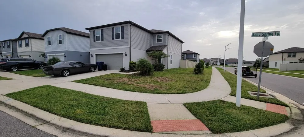 Local yard maintenance in Tampa Bay, FL by Calvin's Mowing Service