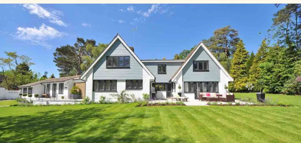 Trusted residential landscaping experts serving Des Moines, IA - Cam Curren Lawn Care Service