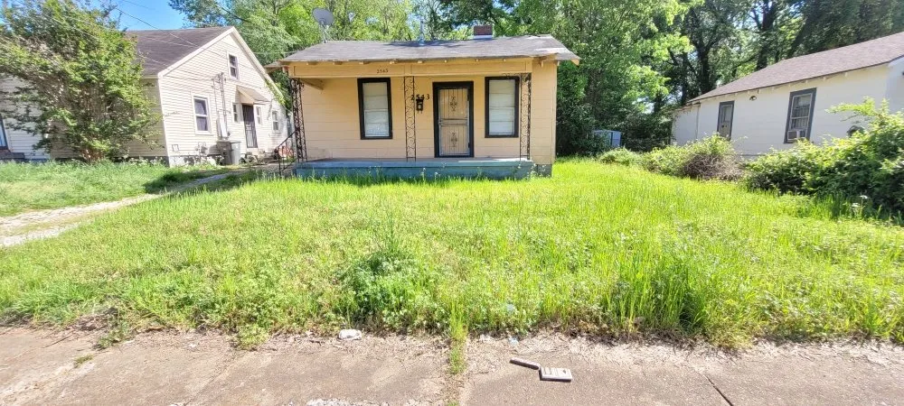 Local outdoor landscaping in Memphis, TN by Camacho Lawn Care