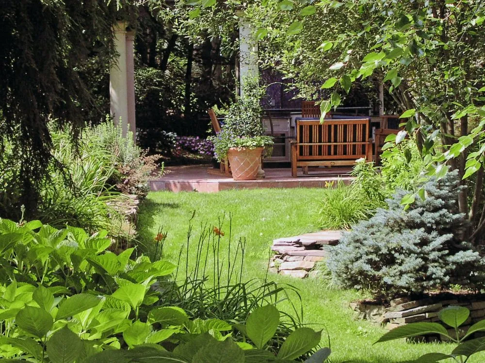 Custom lawn care service in Tenafly, NJ by Camberly Gardens