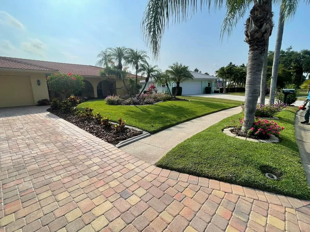 Professional yard cleanup service experts serving Bradenton, FL - Cambucho Lawn Care