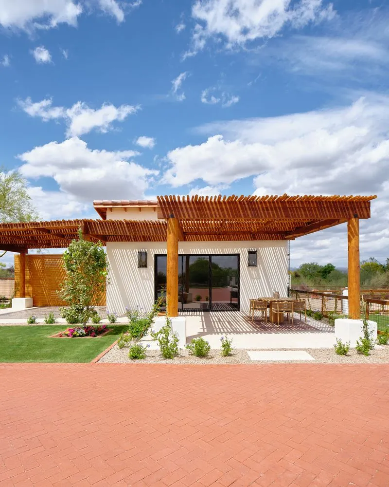 Top-rated landscaping services experts serving Scottsdale, AZ - Camelback Hardscapes