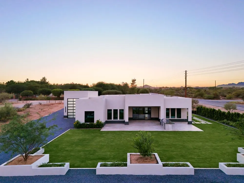 Trusted lawn care service in Scottsdale, AZ - Camelback Hardscapes