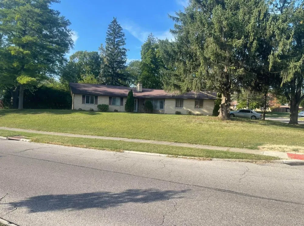 Affordable lawn mowing service experts serving Dayton, OH - Cameron’s Lawnscaping Service