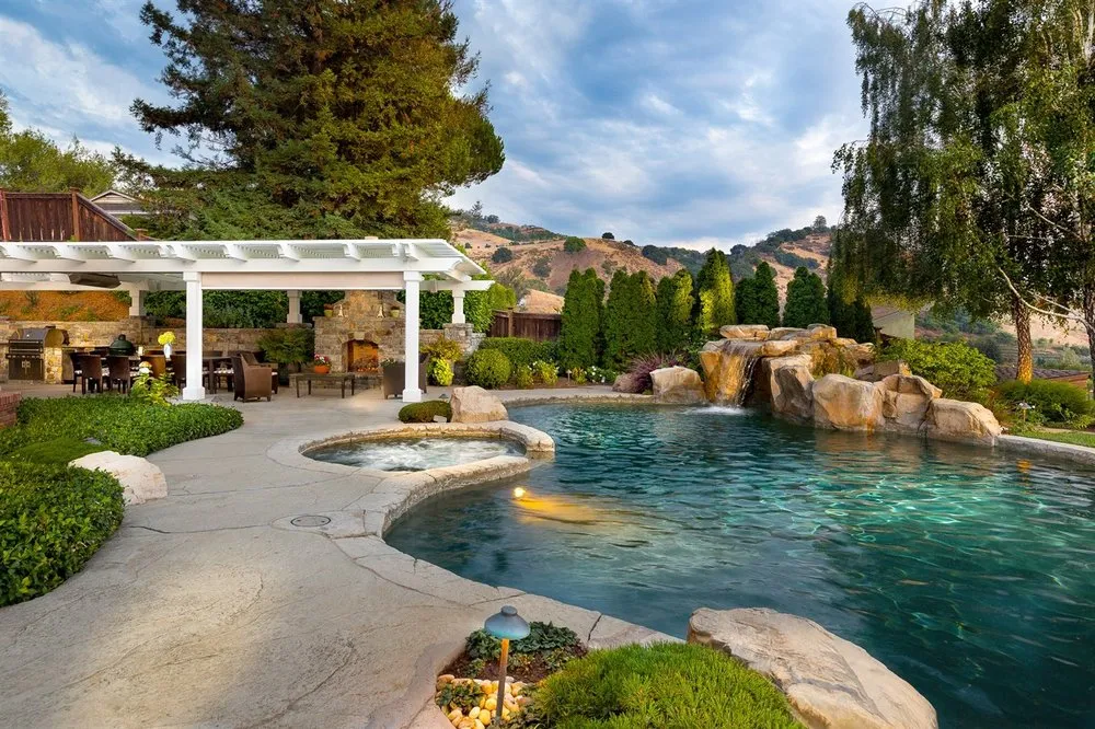 Expert lawn mowing service experts serving Campbell, CA - Campbell Landscape