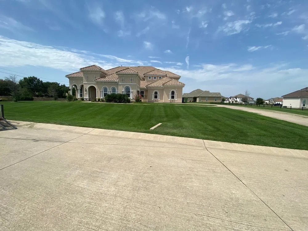 Top-rated lawn mowing service in Parker, TX by Campbell Services