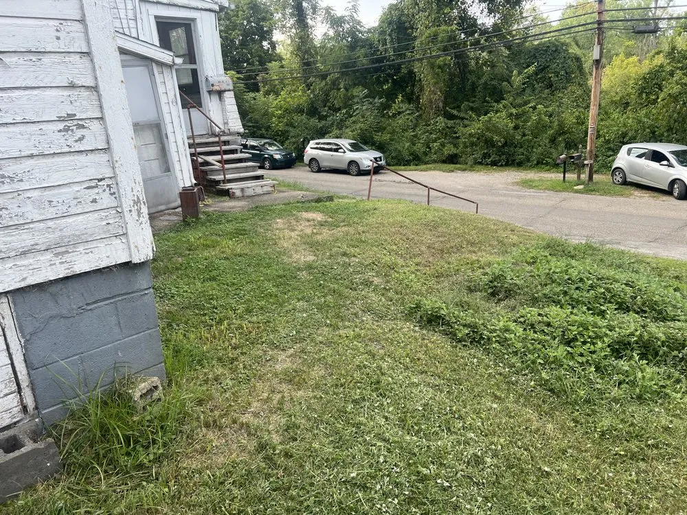 Local garden landscaping for homes in Uhrichsville, OH by Campbells Lawn Care And Cleaning Services