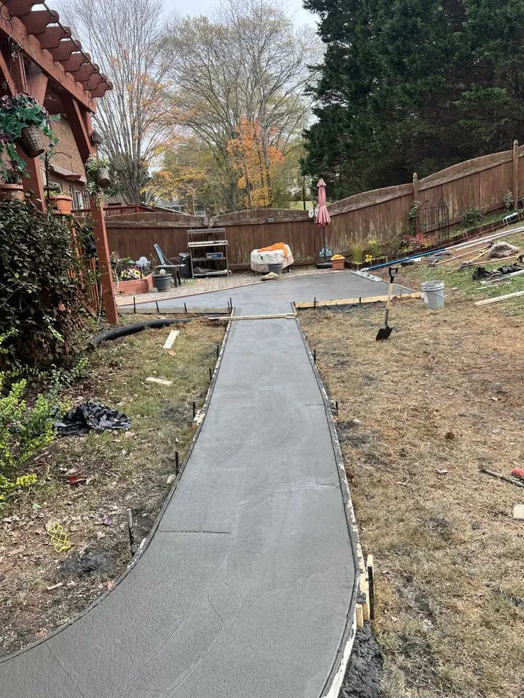 Local lawn care service in Winston-Salem, NC by Campioncreto