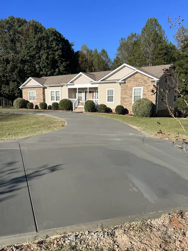 Trusted lawn mowing service for homes across Winston-Salem, NC - Campioncreto