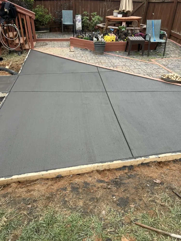 Custom outdoor landscaping with custom design across Winston-Salem, NC - Campioncreto