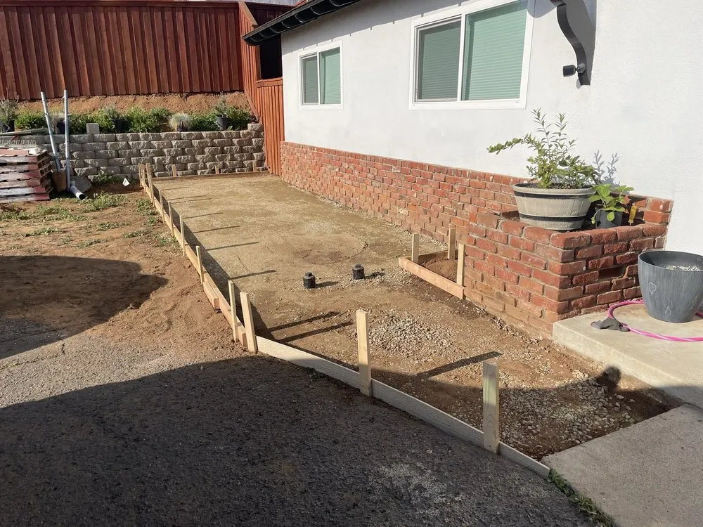 Custom yard maintenance in Menifee, CA - Campos Construction