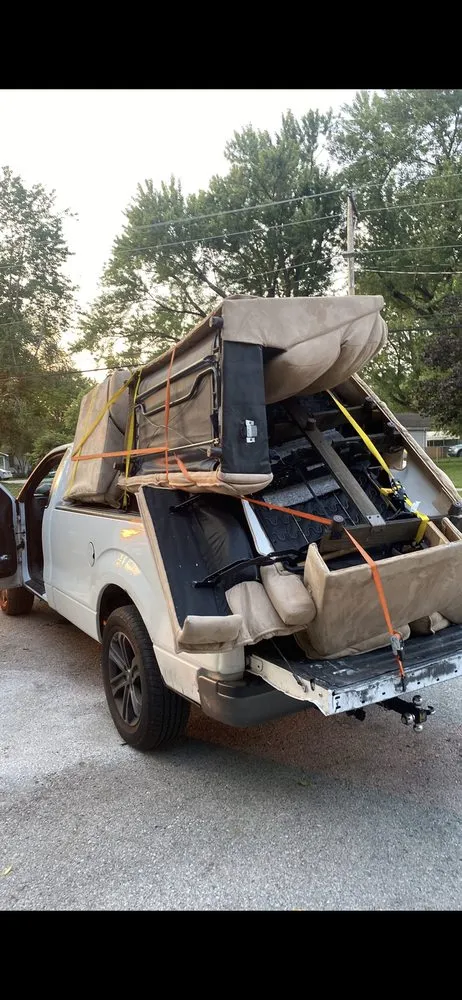 Affordable lawn mowing service experts serving Lee's Summit, MO - Cam’s Lawn N’ Haul