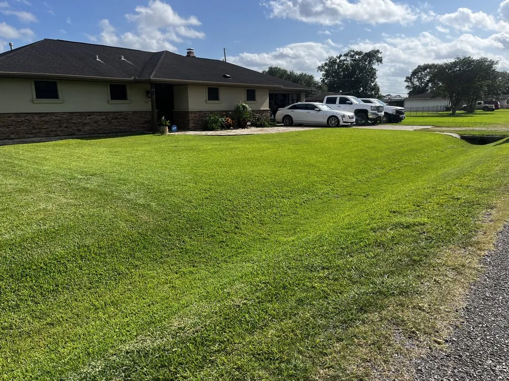 Expert garden landscaping in Port Arthur, TX by Cam’s Lawncare