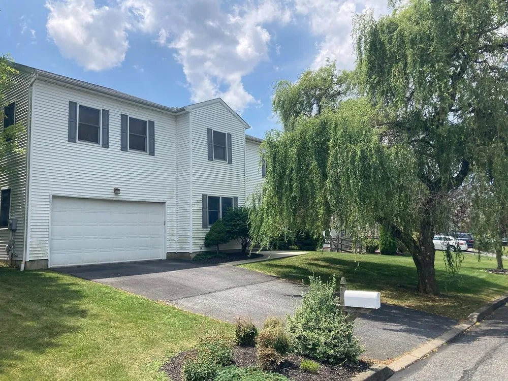 Professional lawn mowing service in Bethlehem, PA - Cam's Services