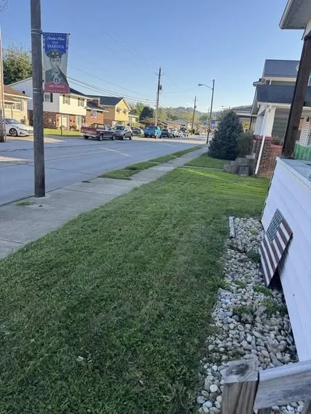 Custom landscape installation experts serving Yorkville, OH - Can Do Crew