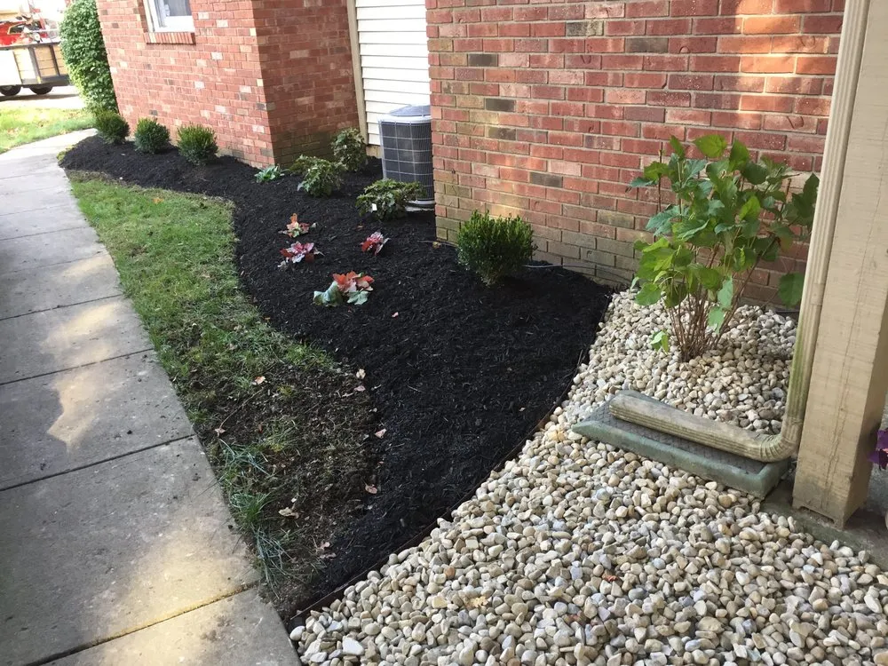 Professional yard maintenance experts serving Noblesville, IN - Can U Dig It Nursery