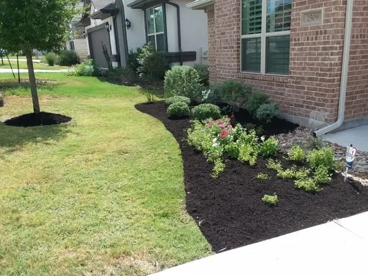 Canales Lawn Service Logo