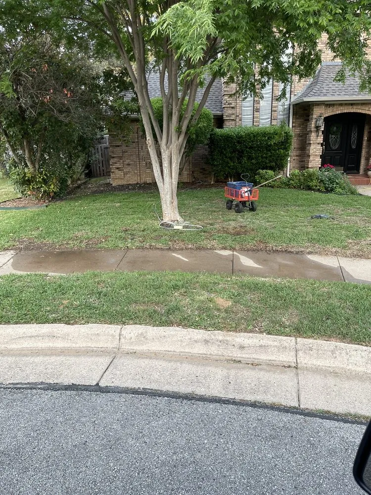 Reliable residential landscaping in Euless, TX by Cande Lawn Services