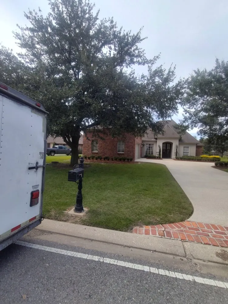Custom landscaping services in Prairieville, LA - Cangelosi Lawns