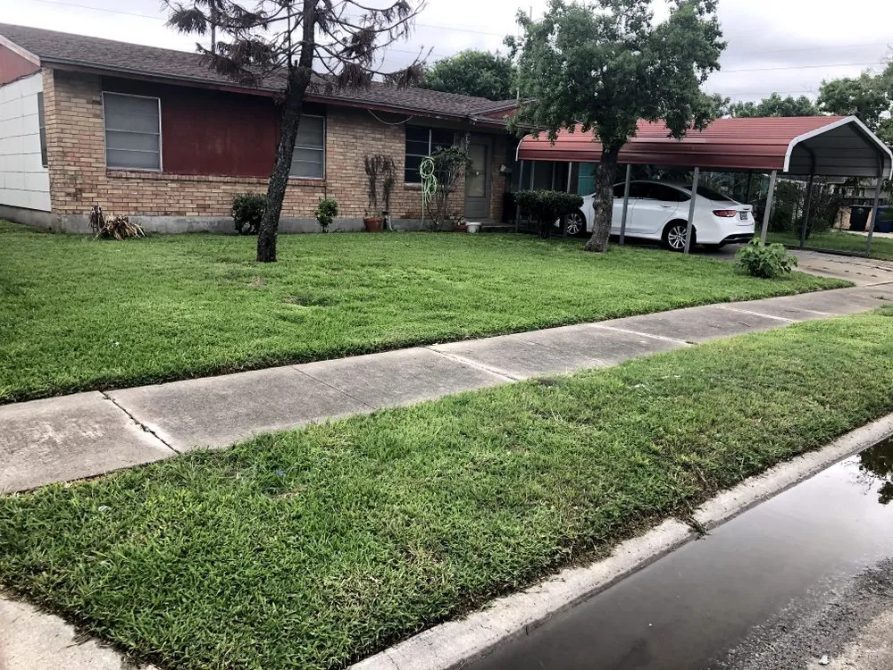 Custom lawn mowing service experts serving CORP CHRISTI, TX - Canna Mower