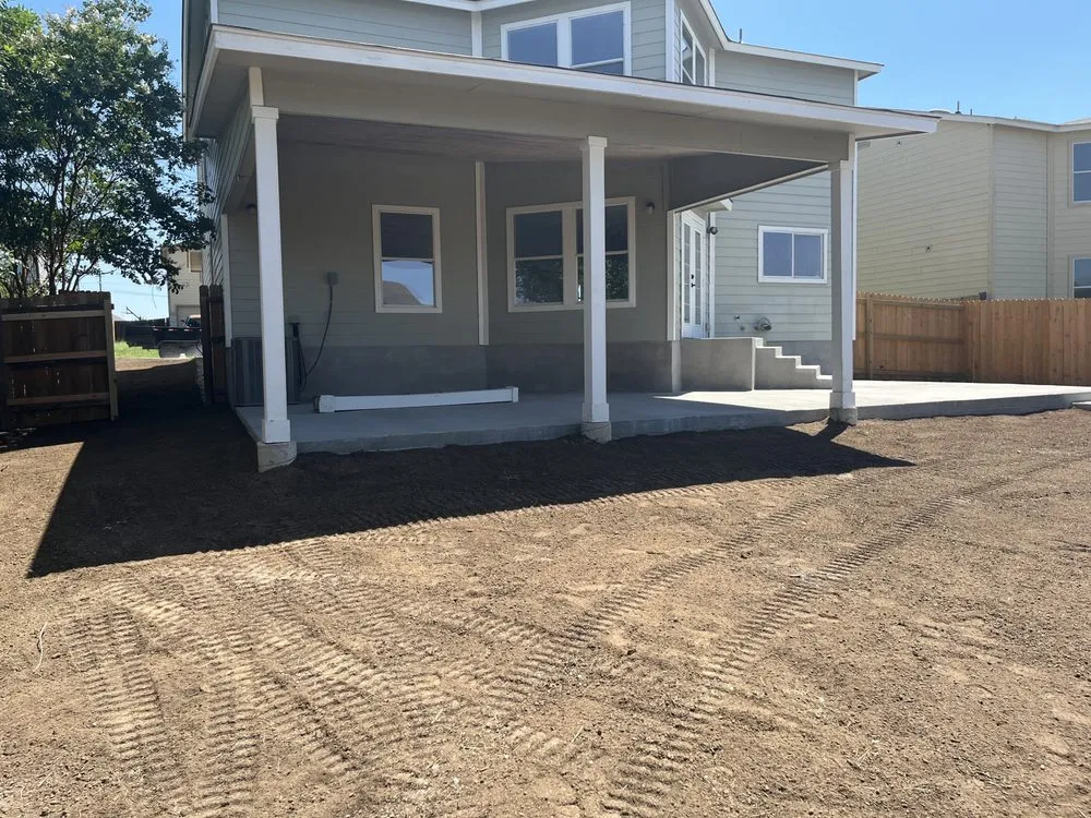 Professional outdoor landscaping experts serving La Vernia, TX - Cannon Cultivation