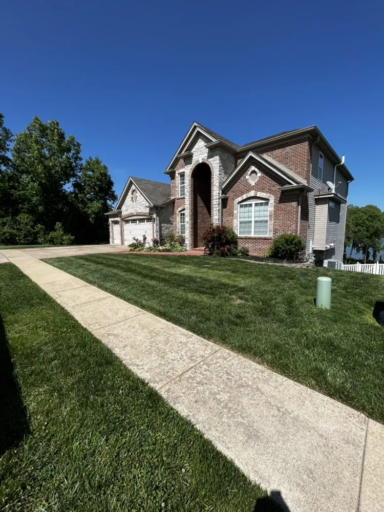 Expert lawn mowing service experts serving Kirkwood, MO - Cantrell Cuts