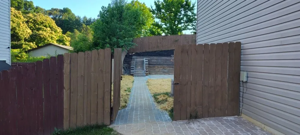 Custom lawn care service experts serving Kingsport, TN - Cantu Construction