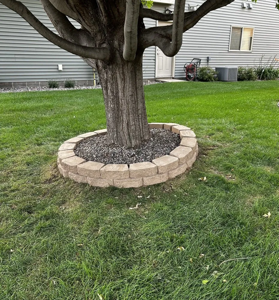 Top-rated yard maintenance in St Cloud, MN - Canvas Landscaping