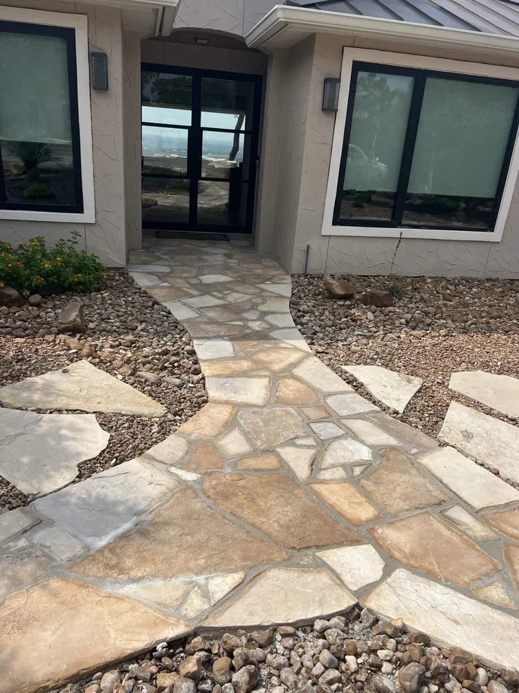 Professional residential landscaping experts serving Canyon Lake, TX - Canyon Lake landscapes
