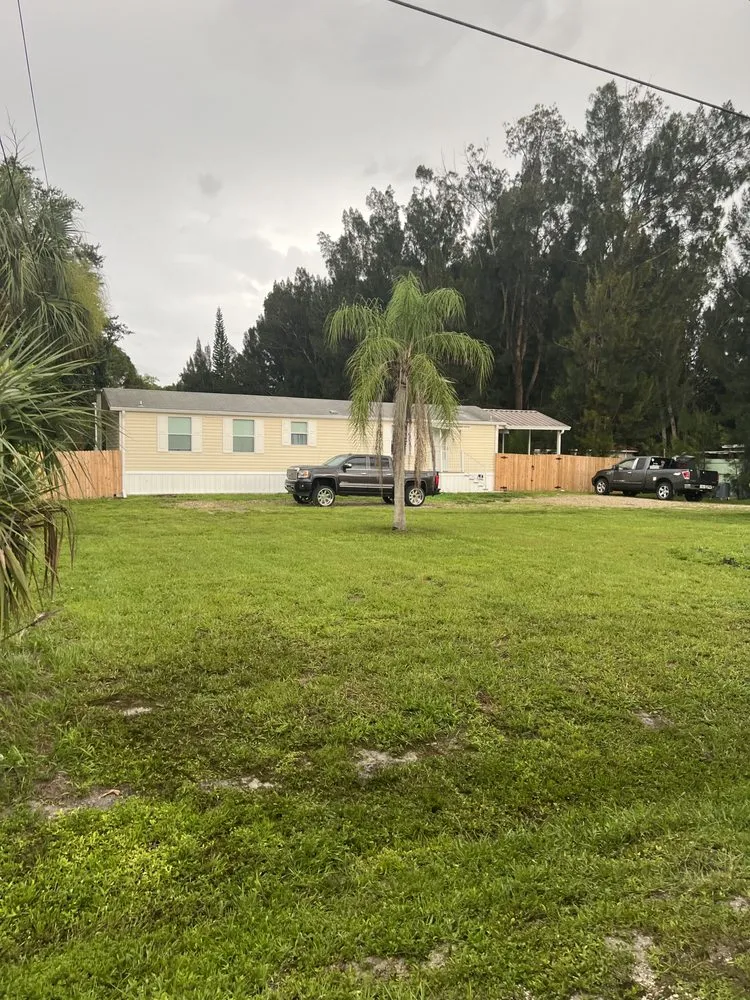 Expert yard cleanup service in North Fort Myers, FL - Cape Coral Lawn Care