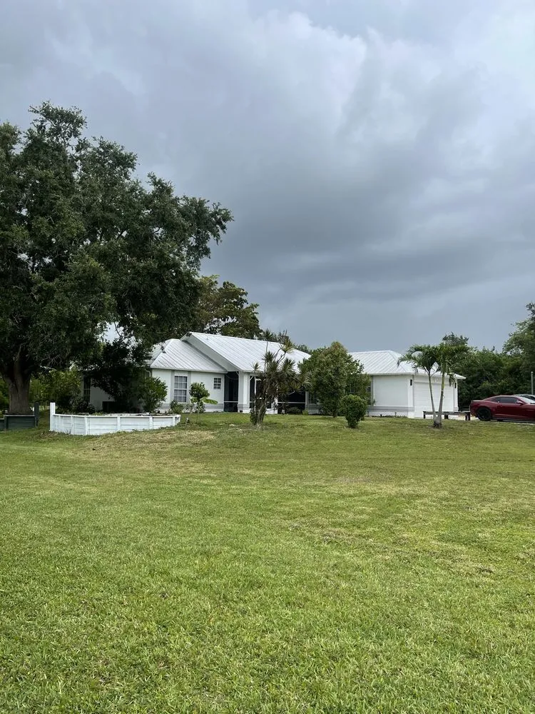 Reliable yard maintenance in North Fort Myers, FL - Cape Coral Lawn Care